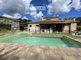 Casa (unifamiliar aislada), 306.00 m², cerca de bus y tren, seminuevo