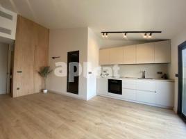 Attic, 64.00 m², near bus and train