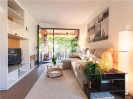 Flat, 115.00 m², close to bus and metro