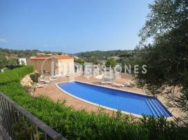 Houses (terraced house), 139.00 m², near bus and train
