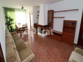 Pis, 136.00 m², حافلة قرب والقطار