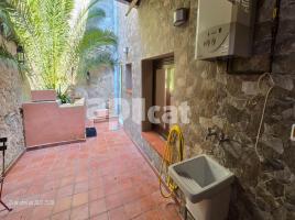 For rent flat, 106.00 m², near bus and train, almost new