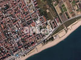 городской, 1036.00 m², pядом автобусный и железнодорожный, Calle de Sant Jordi, 36