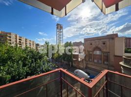 Pis, 196.00 m², près de bus et de train, Universitat