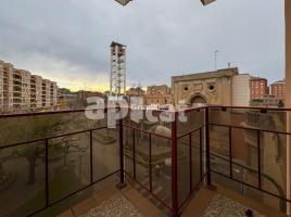 Piso, 98.00 m², cerca de bus y tren