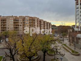 Piso, 98.00 m², cerca de bus y tren