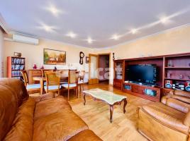 Pis, 100.00 m², حافلة قرب والقطار, جديد تقريبا, Calle de Pere III, 35