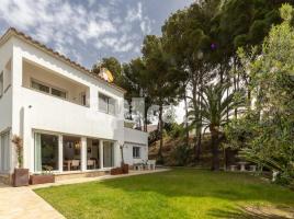 Houses (detached house), 225.00 m², near bus and train