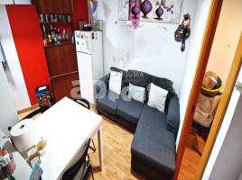 Pis, 32 m², Zona