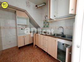  (unifamiliar aïllada), 70.00 m², 附近的公共汽車和火車