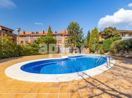  (unifamiliar adossada), 273 m², جديد تقريبا, Calle Mont Blanc