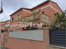 Houses (terraced house), 170 m², almost new