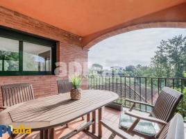  (unifamiliar aïllada), 245 m², جديد تقريبا