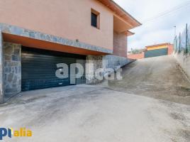  (unifamiliar aïllada), 245 m², جديد تقريبا