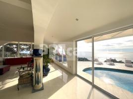  (unifamiliar aïllada), 351 m²
