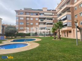 Pis, 101 m², حافلة قرب والقطار