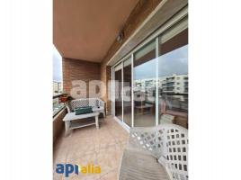 Pis, 101 m², حافلة قرب والقطار