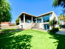 Casa (chalet / torre), 350.00 m², seminuevo