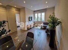 Piso, 102.00 m², cerca de bus y tren