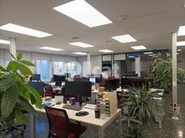 租 , 230.00 m², Calle de Galileu
