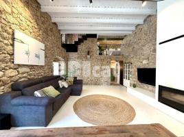  (casa rural), 211.00 m², 九成新, Plaza Pintor J. Sibecas, 8