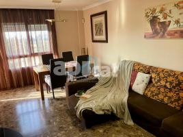 Flat, 144.00 m², near bus and train, Calle Joan Miró