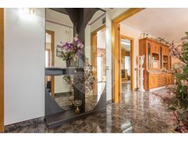 Unifamiliar aïllada, 272.00 m²