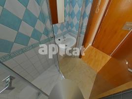 Flat, 114.00 m², near bus and train, almost new