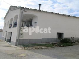 For rent Houses (detached house), 130.00 m², near bus and train