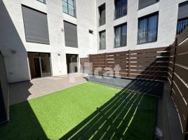 Квартиры, 140.00 m², pядом автобусный и железнодорожный, почти новый
