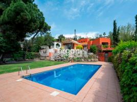  (unifamiliar adossada), 520 m², جديد تقريبا, Zona