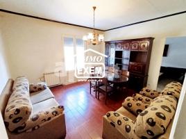 Piso, 83.00 m², cerca de bus y tren