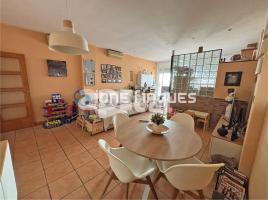 Houses (terraced house), 130.00 m², near bus and train