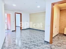 Flat, 85.00 m², near bus and train