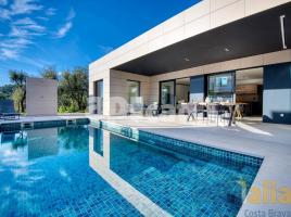 Houses (villa / tower), 181.00 m², almost new