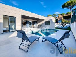 Houses (villa / tower), 181.00 m², almost new