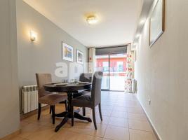 Piso, 68.00 m², cerca de bus y tren, seminuevo, Calle Albera, 19