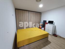  (unifamiliar adossada), 81.00 m², in der Nähe von Bus und Bahn