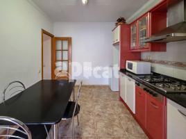 Piso, 85.00 m², cerca de bus y tren
