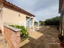 Casa (unifamiliar aislada), 388.00 m², cerca de bus y tren, seminuevo