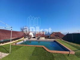 Houses (terraced house), 338 m², almost new, Zona