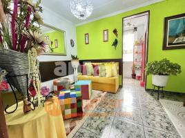 Flat, 52.00 m², close to bus and metro