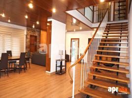 Casa (unifamiliar aislada), 246.00 m², cerca de bus y tren