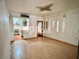 Piso, 93.00 m², cerca de bus y tren
