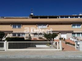 Casa (unifamiliar adosada), 250 m², Zona