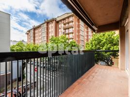 Pis, 110.00 m², 附近的公共汽車和火車, Calle de Picañol