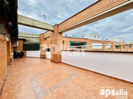 Àtic, 83.00 m², حافلة قرب والقطار