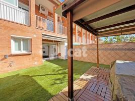 Casa (unifamiliar aislada), 151.00 m², cerca de bus y tren