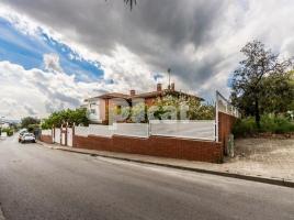  (unifamiliar aïllada), 275.00 m², حافلة قرب والقطار