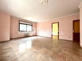 Квартиры, 108.00 m², pядом автобусный и железнодорожный, Calle Vicenç Dauner, 2